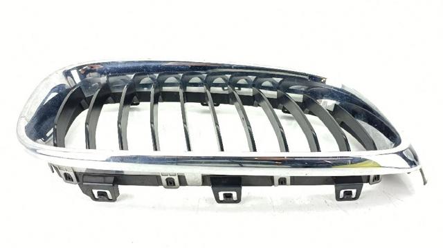 7294804 Решетка радиатора правая купить Кривой Рог