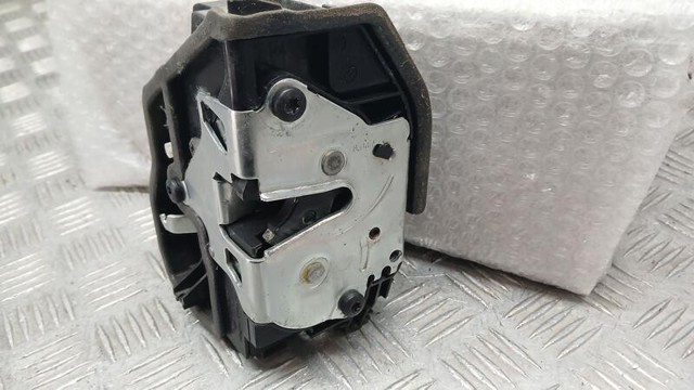 BMW 7318413 Замок двери задней левой в наличии Черновцы