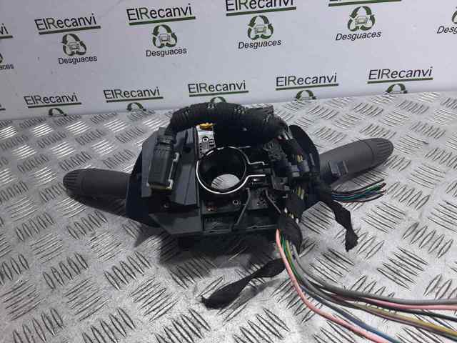 Comutador instalado na coluna da direção, montado 735267951 FIAT
