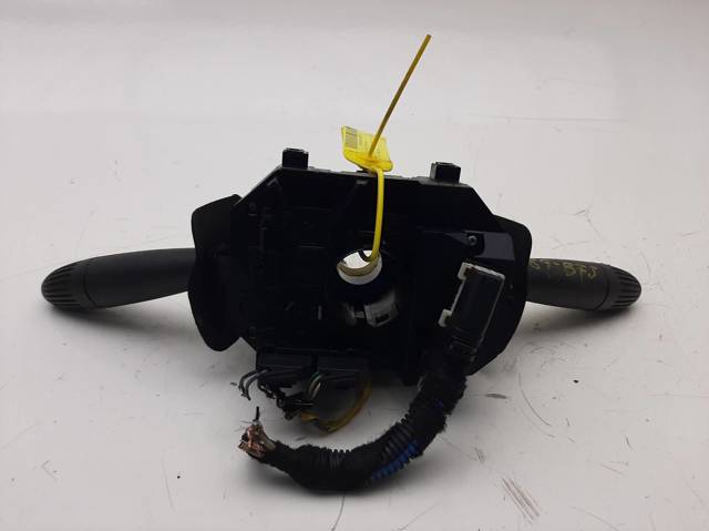 Comutador instalado na coluna da direção, montado 735267951 FIAT