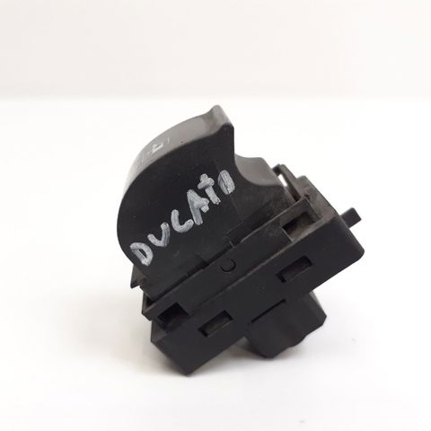 735421717 FIAT Кнопка стеклоподъемника передняя купить в Черкассы
