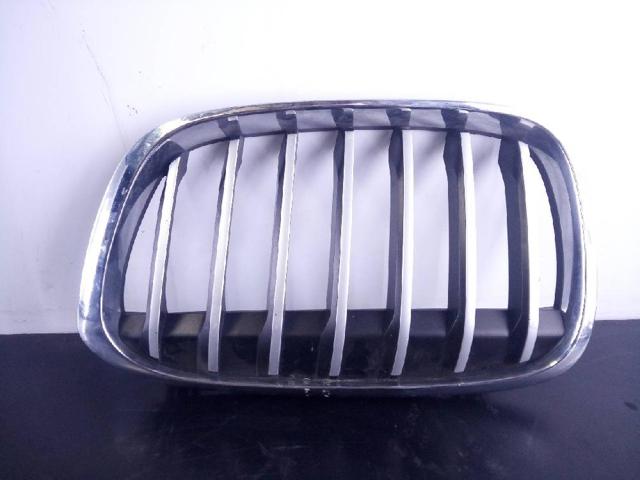 7354823 BMW Решетка радиатора левая купить в Чернигов