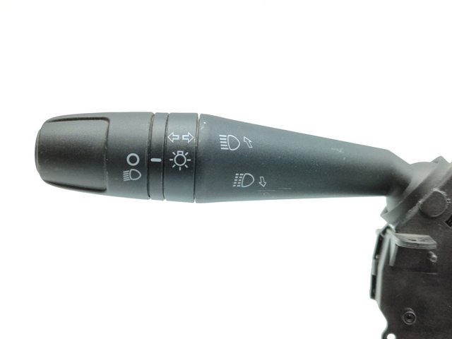 Comutador instalado na coluna da direção, montado 735705133 FIAT