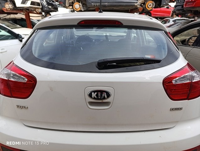 Porta traseira (3ª/5ª porta-malas (tampa de alcapão) 737001W220 HYUNDAI