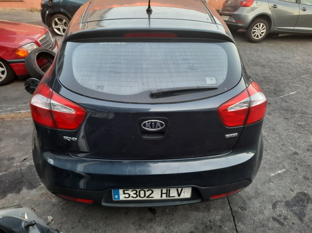 Porta traseira (3ª/5ª porta-malas (tampa de alcapão) 737001W220 HYUNDAI