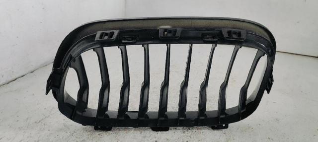 7371748 BMW Решетка радиатора правая купить в Николаев