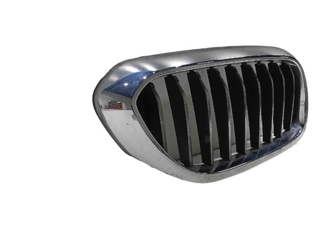 BMW 7383520 Решетка радиатора правая в наличии Ровно