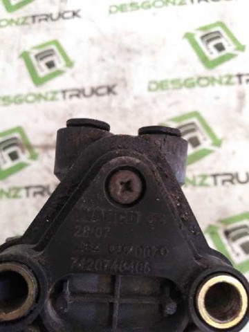 RENAULT 7420746465 Кран уровня пола (TRUCK) в наличии Полтава