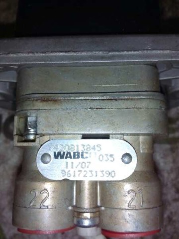 RENAULT 7420813845 Кран стояночного тормоза в наличии Одесса