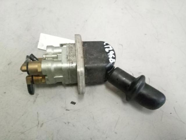 RENAULT 7420813845 Кран стояночного тормоза в наличии Ирпень