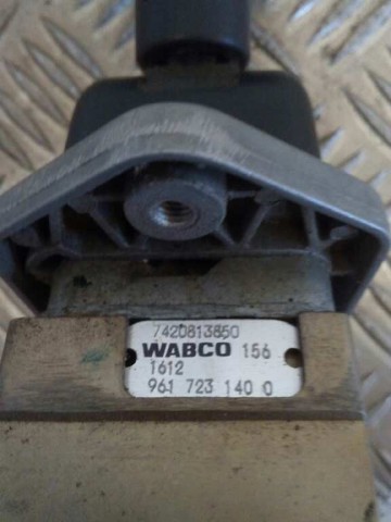RENAULT 7420813850 Кран стояночного тормоза в наличии Николаев