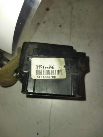 RENAULT 7421535700 Переключатель подрулевой правый в наличии Чернигов
