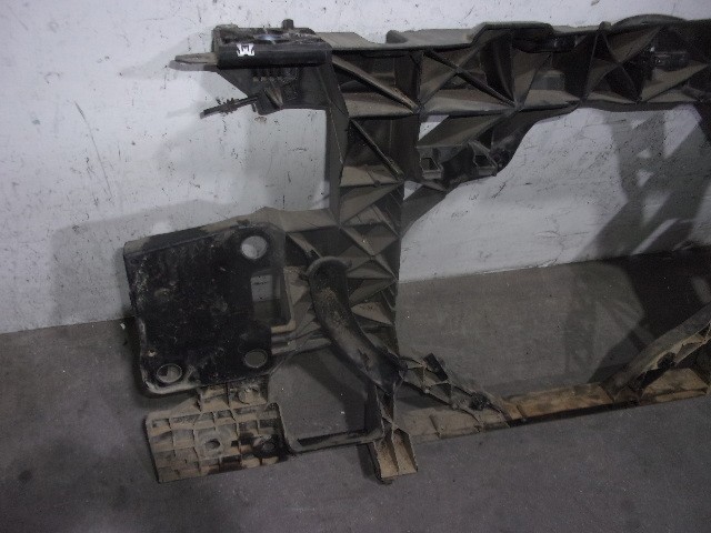 752107160R Рамка радиатора купить Хмельницкий