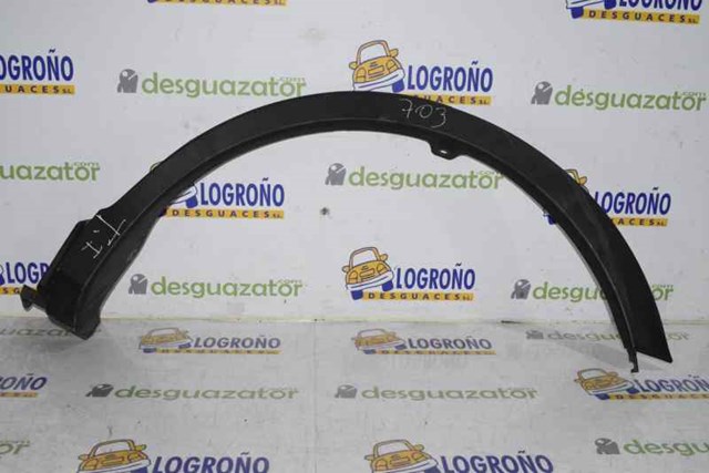 Expansor esquerdo (placa sobreposta) de arco do pára-lama traseiro 7560642190 Toyota