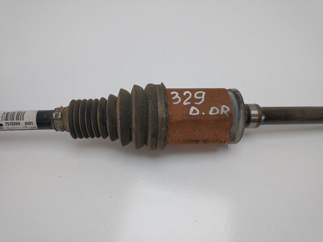 7570269 BMW Полуось (привод) передняя правая купить в Одесса