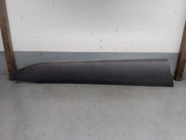 Moldura da porta dianteira esquerda 75732F4010 Toyota