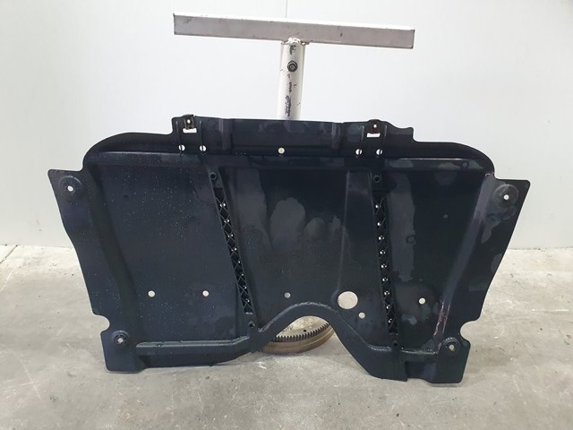 RENAULT 758908453R Защита двигателя передняя в наличии Кривой Рог