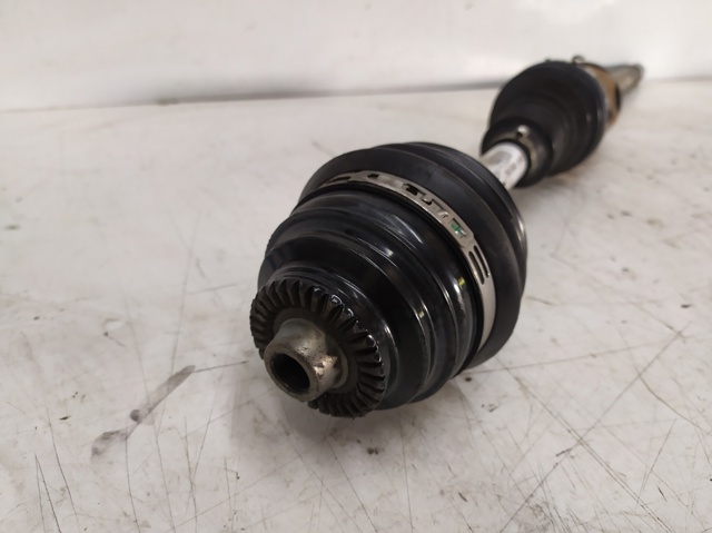 7591682 BMW Полуось (привод) передняя правая купить в Харьков