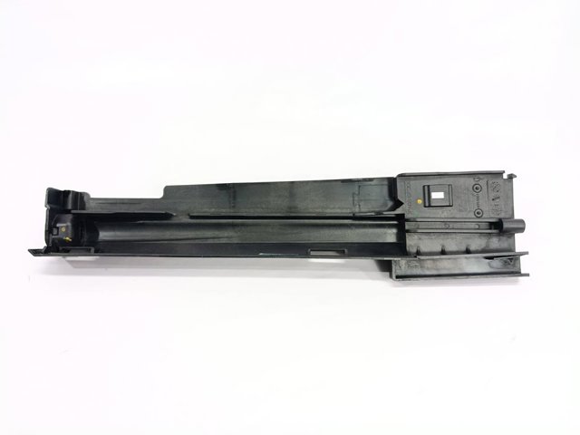 BMW 7600537 Кронштейн радиатора правый в наличии Житомир