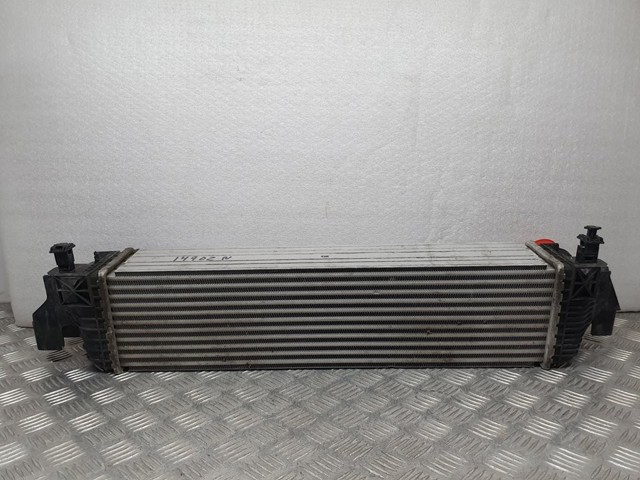 7617598 BMW Радиатор интеркуллера купить в Житомир