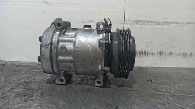 Compressor de aparelho de ar condicionado 7700112299 Renault (RVI)