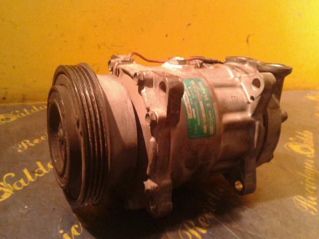 Compressor de aparelho de ar condicionado 7700272438 Renault (RVI)