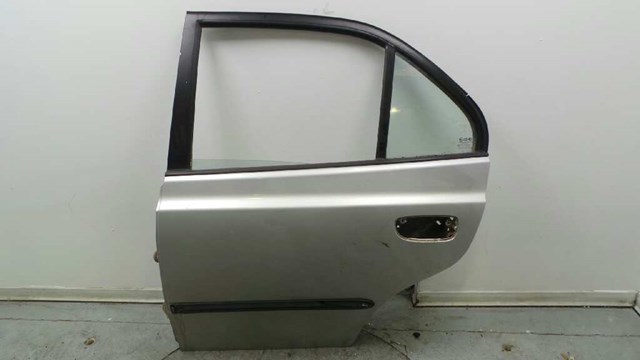 Porta traseira esquerda para Hyundai Accent II 1.5 G4EC 7700325030