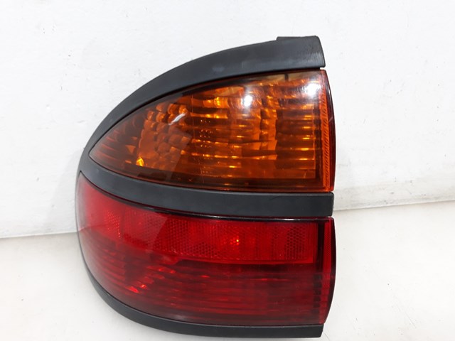 Luz traseira esquerda para Renault Laguna I 1.9 DTI (B56J) D/F9Q F7 7700420122