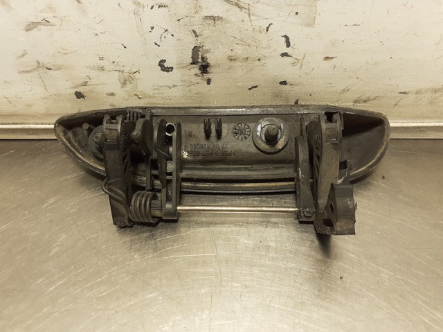 RENAULT 7700426086 Ручка двери левой наружная передняя/задняя в наличии Черкассы