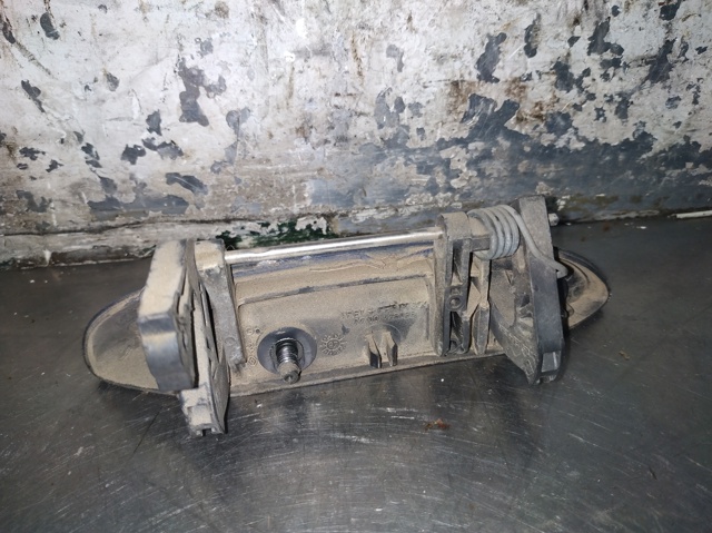 RENAULT 7700426086 Ручка двери левой наружная передняя/задняя в наличии Хмельницкий