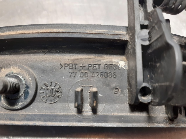 RENAULT 7700426086 Ручка двери левой наружная передняя/задняя в наличии Ирпень