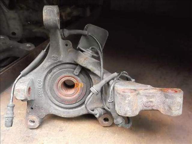RENAULT 7700428004 Цапфа (поворотный кулак) передний левый в наличии Ровно