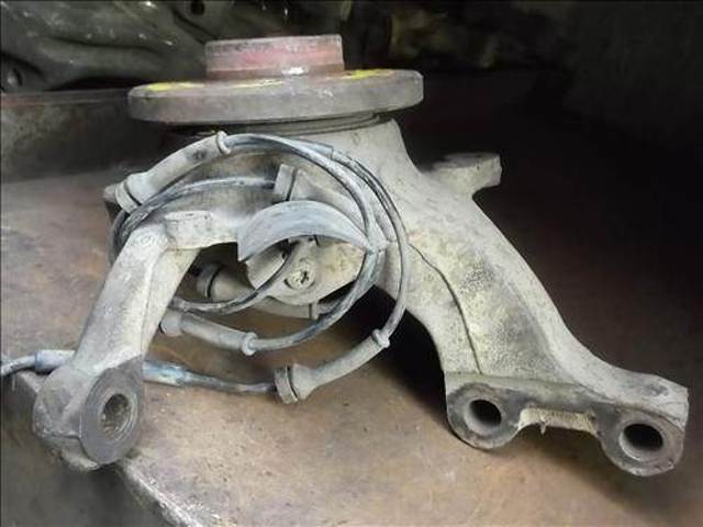 7700428004 RENAULT Цапфа (поворотный кулак) передний левый купить в Ирпень