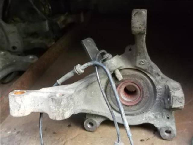 7700428005 RENAULT Цапфа передняя правая купить в Черновцы