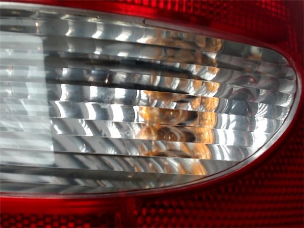 Luz traseira direita para Renault Megane i Classic 1.9 dti (LA1U) d/f9q q7 7700428059