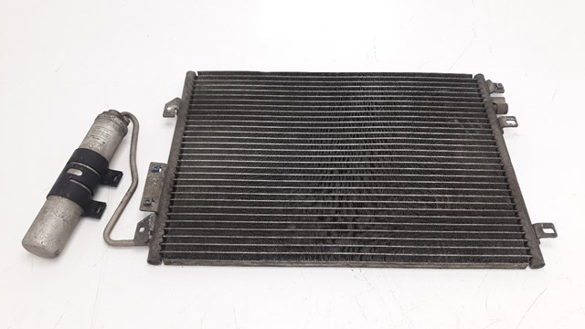 Condensador / radiador de ar condicionado para Renault Clio II 1.2 (bb0a, bb0f, bb10, bb1k, bb28, bb2d, bb2h, cb0a,... D7F720 7700428083