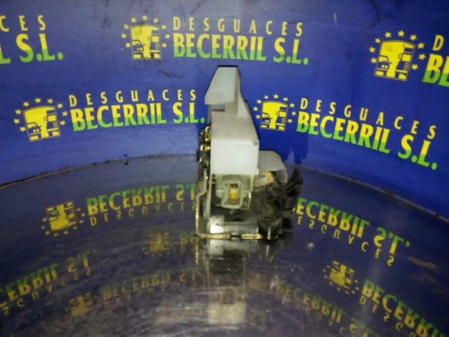 Fecho da porta dianteira esquerda Renault Scenic 1 JA0, JA1, FA0