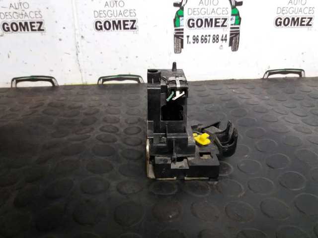 Fecho da porta dianteira esquerda Renault Scenic 1 JA0, JA1, FA0