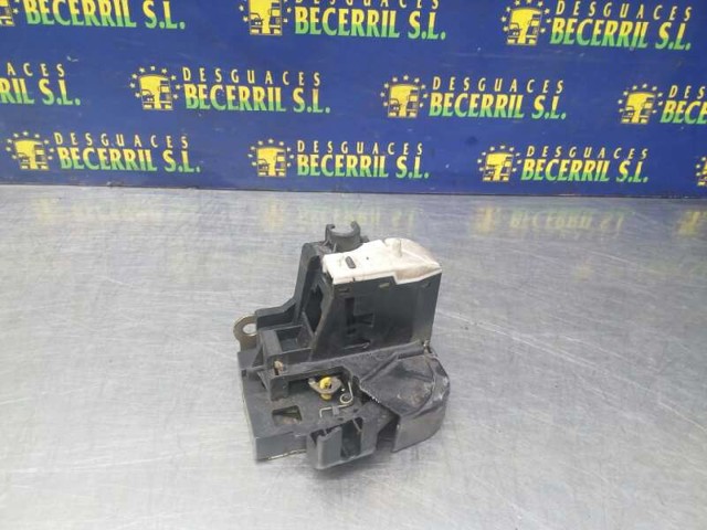 Fecho da porta dianteira esquerda Renault Scenic 1 JA0, JA1, FA0