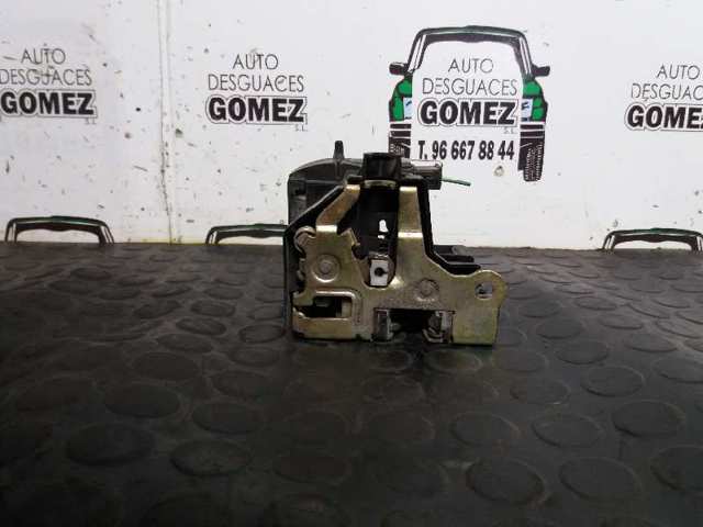 Fecho da porta dianteira esquerda Renault Scenic 1 JA0, JA1, FA0