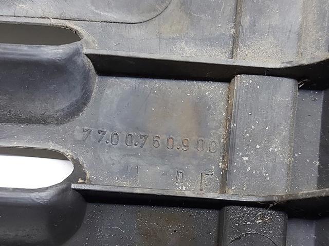 7700760900 RENAULT Решетка радиатора купить в Ирпень