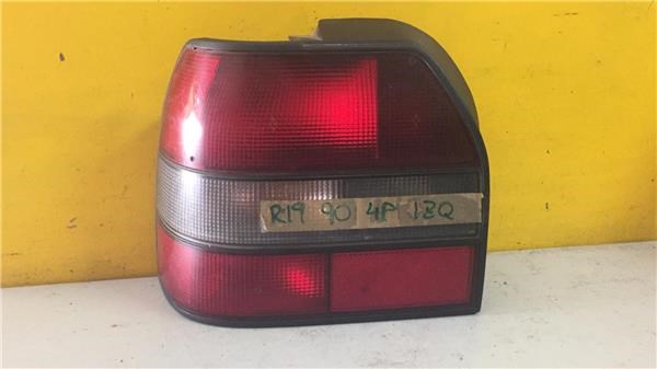 Lanterna traseira esquerda 7700783993 Renault (RVI)