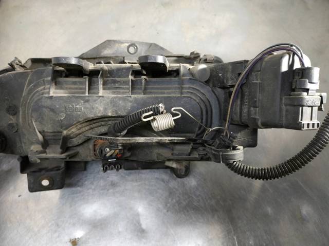 RENAULT 7700820119 Правая фара в наличии Ужгород