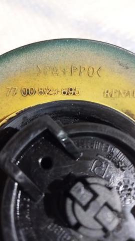7700829695 RENAULT Крышка (пробка) бензобака купить в Ирпень