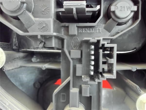 7700831731 RENAULT Фонарь задний правый купить в Украина