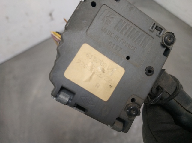 RENAULT 7700832722 Правый подрулевой переключатель в наличии Днепр