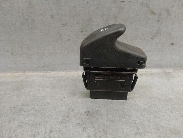 7700838101 RENAULT Кнопка стеклоподъемника передняя купить в Полтава
