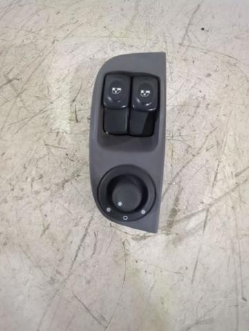 7700838101 RENAULT Кнопка включения мотора стеклоподъемника передняя правая купить в Днепр