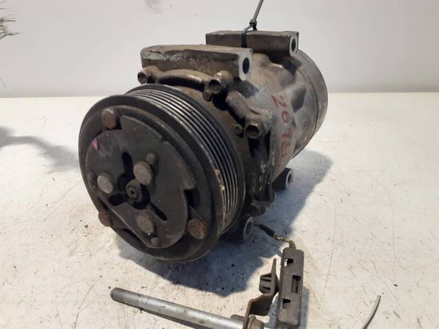 Compressor de aparelho de ar condicionado 7700866530 Renault (RVI)