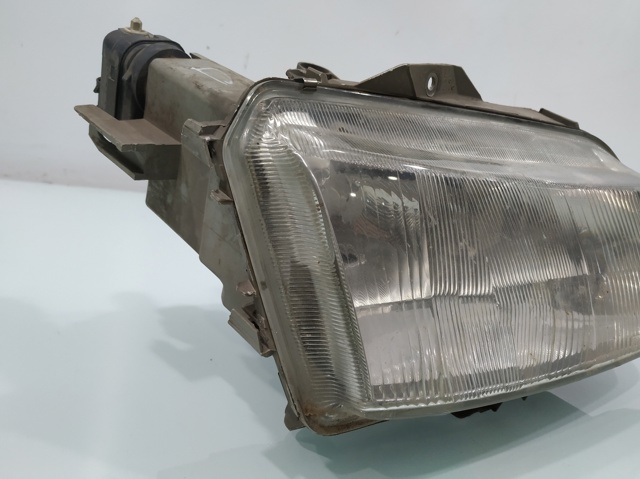RENAULT 7701038262 Фара правая в наличии Ужгород